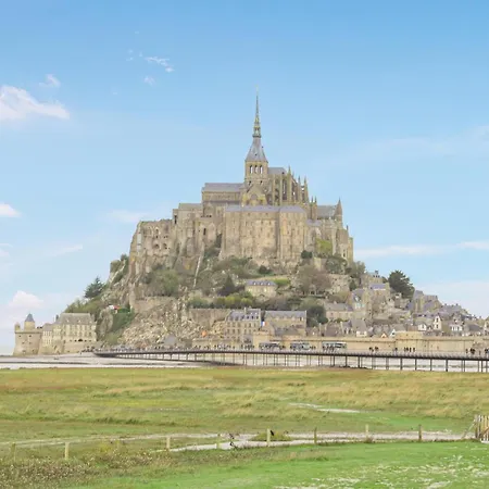 Semesterbostad Lovely In *