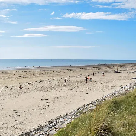 Semesterbostad Lovely In Fierville-les-Mines