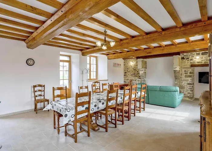 Holiday home Lovely In